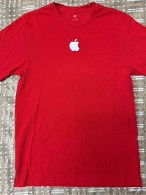 Apple Red Short Sleeve Crew Neck T-Shirt with White Apple Logo